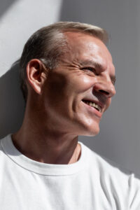 Sculptology is a CoolSculpting® specialized center. We take CoolSculpting® to a new level by pairing it with the most advanced wellness therapy to deliver extraordinary results.