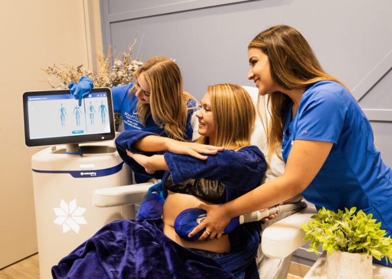 woman starting coolsculpting treatment